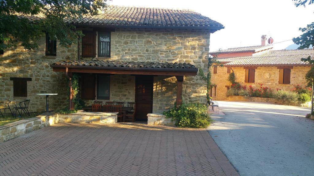 Pietra Maula Agriturismo Кастельраймондо Экстерьер фото
